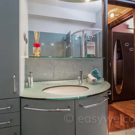 Easy Welcome Fairy House Apartment